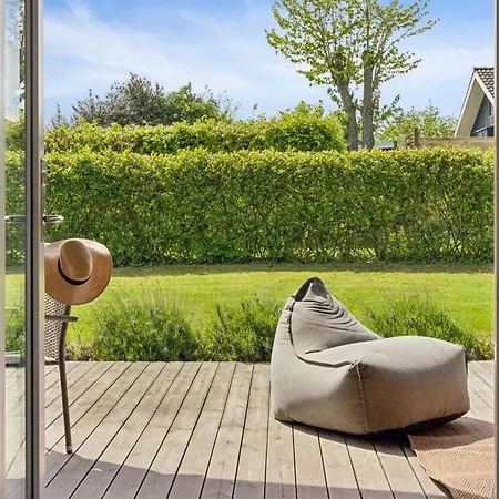 Esther - 500m From The Sea By Interhome *