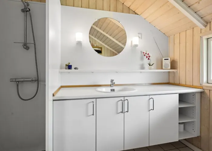 Esther - 500m From The Sea By Interhome *