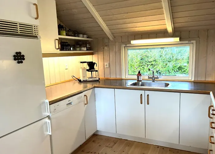 Esther - 500m From The Sea By Interhome