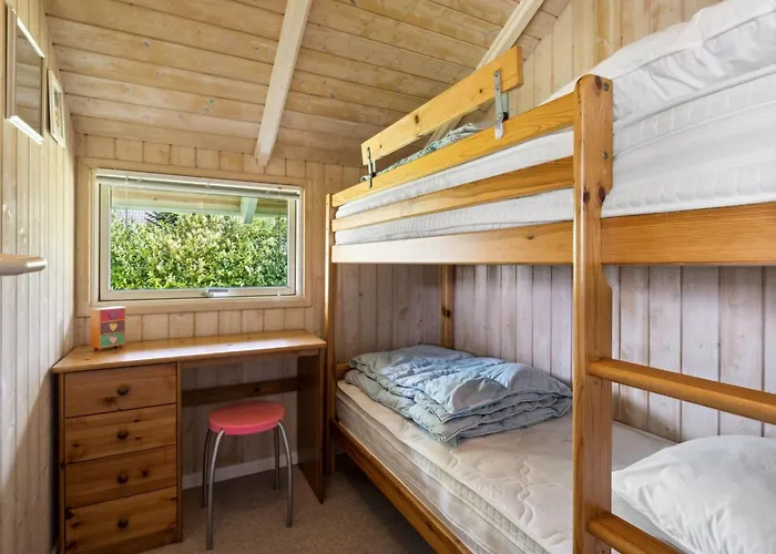 Esther - 500m From The Sea By Interhome